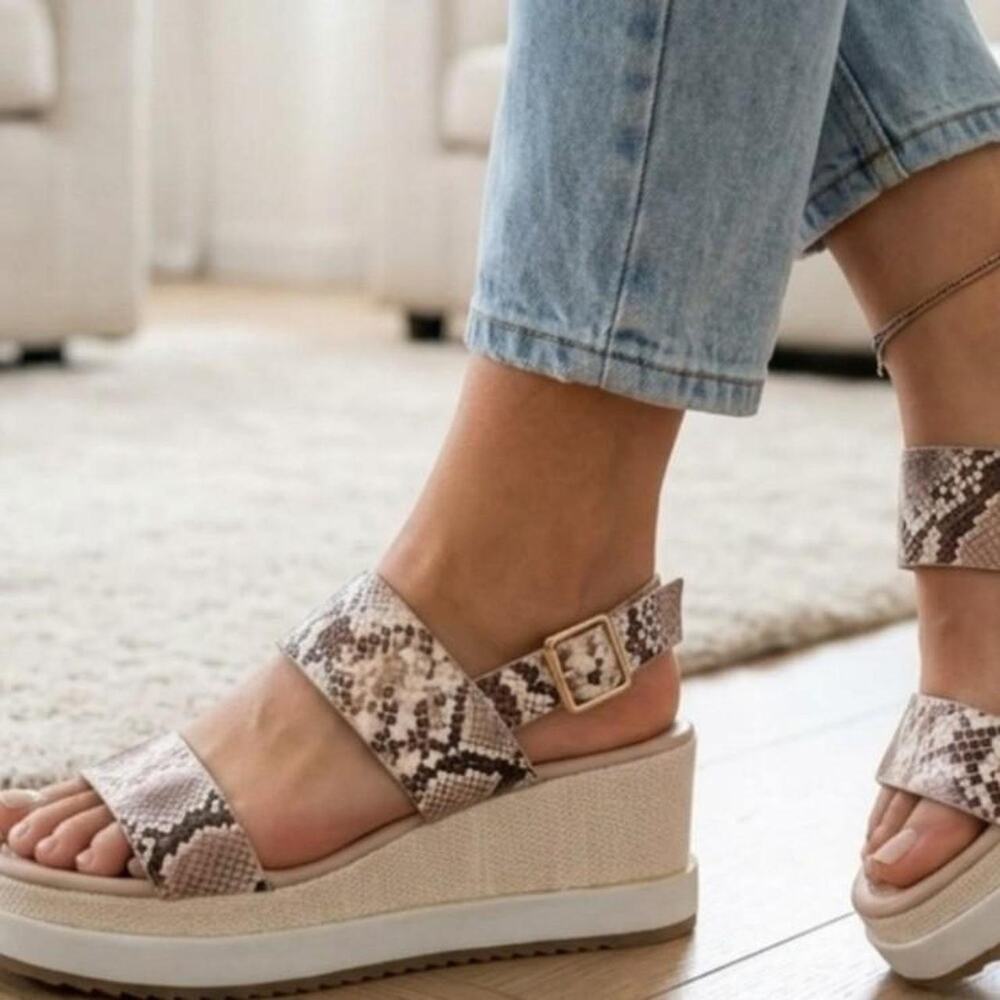 Brown and beige snake print